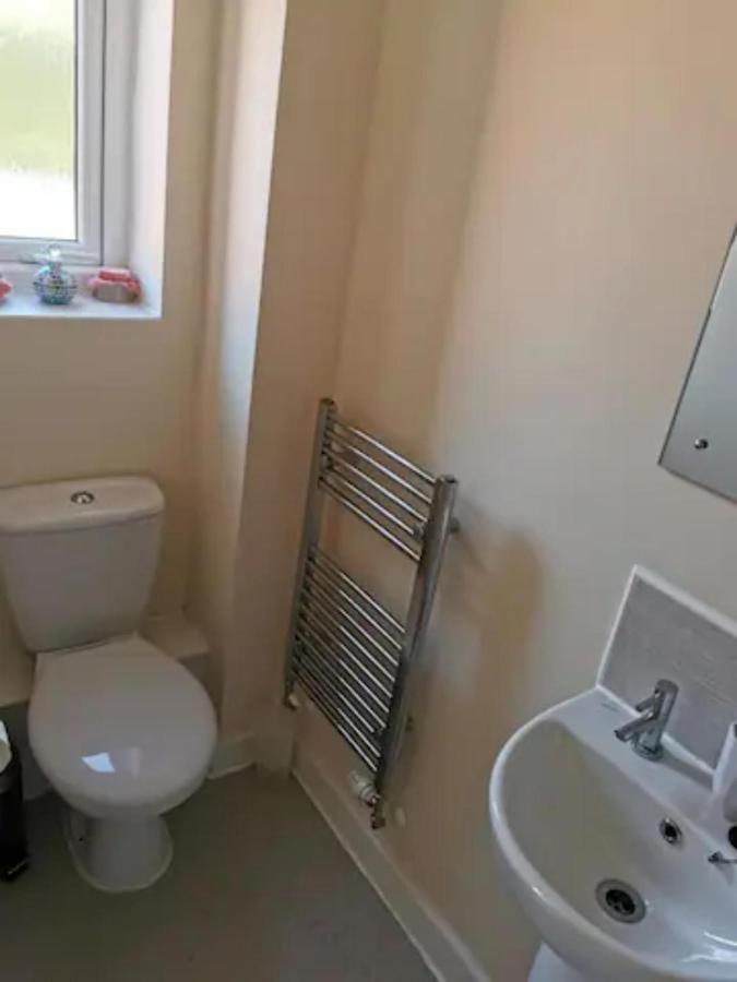Entire 3 Bedroom House Free Parking Casa de férias Manchester