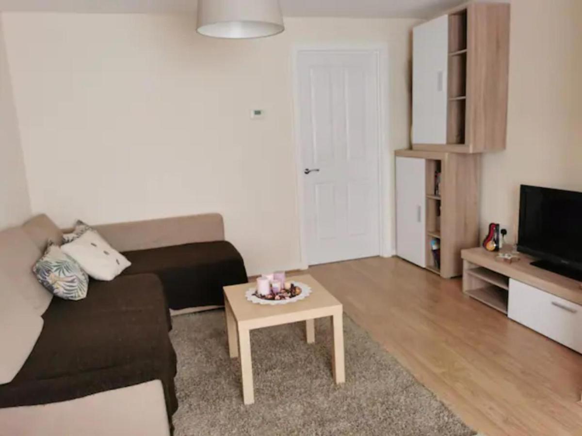 Casa de férias Entire 3 Bedroom House Free Parking Manchester